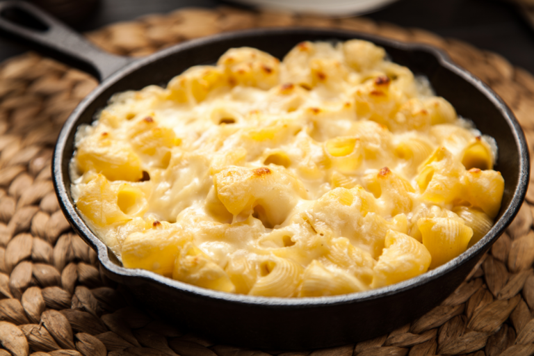 Mac and cheese – pasta i cremet ostesauce