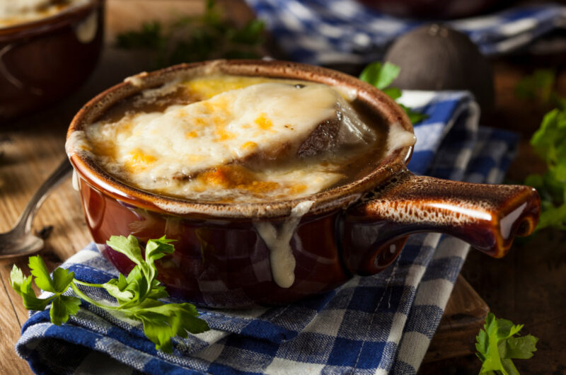 Løgsuppe med ostebrød