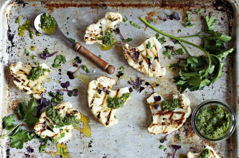 Grillet blomkål med pesto