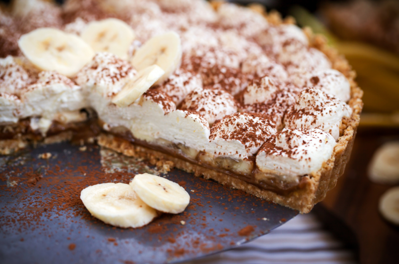 Banoffee pie - banantærte med karamel og flødeksum