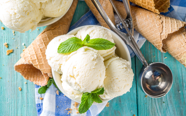 Hjemmelavet vaniljeis – med og uden ismaskine