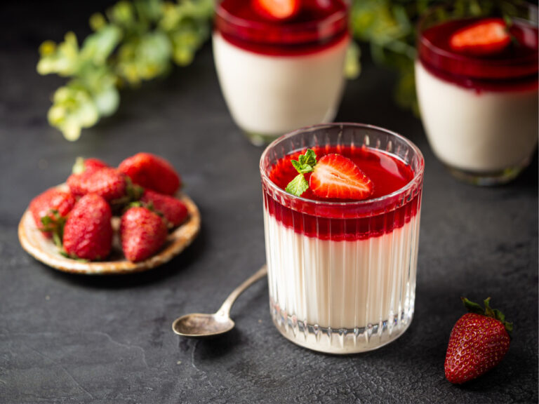 jordbær panna cotta