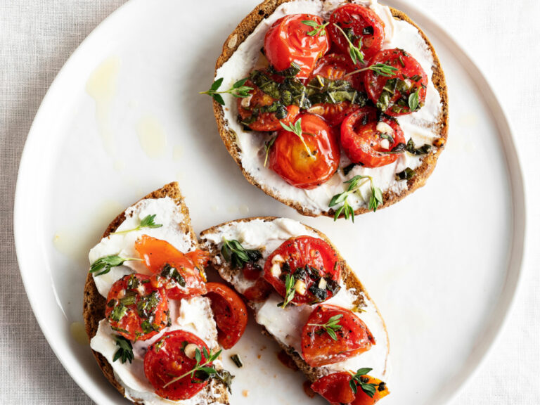 crostini med mascapone og tomat