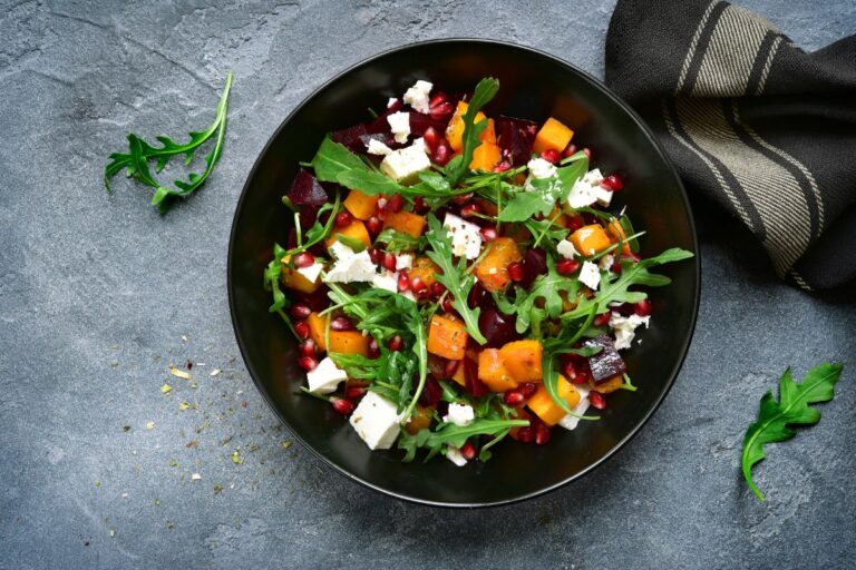 hokkaido salat med feta og granatæble - græskar salat